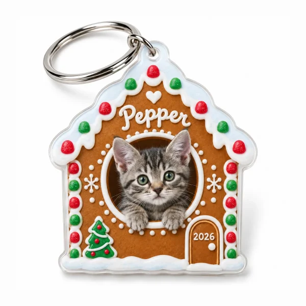 Christmas cat keychain – Gingerbread House Cat Christmas Keychain with a gray tabby kitten and the text "Pepper", "2026", product photo on a white background